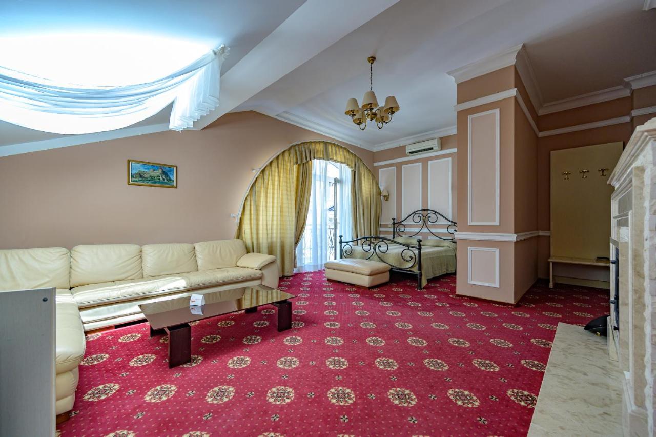 Hotel Gostiniy Dvor Odessa Exterior foto